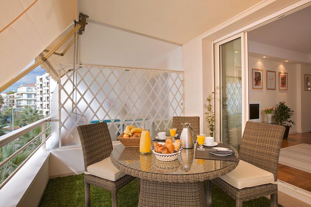 Le California Apartamento Juan-les-Pins Exterior foto